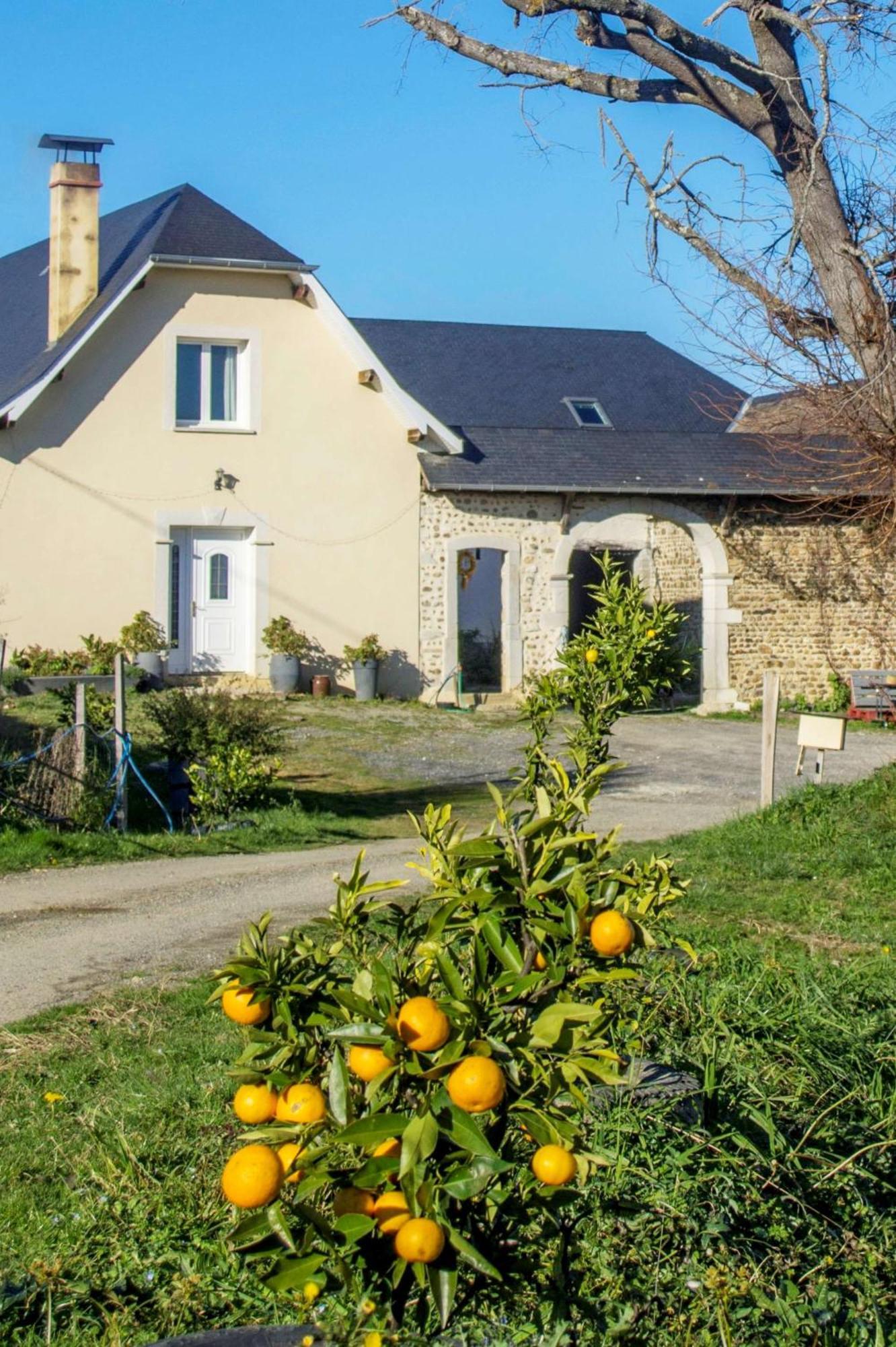 Pesaulhe Bed & Breakfast Monein Dış mekan fotoğraf